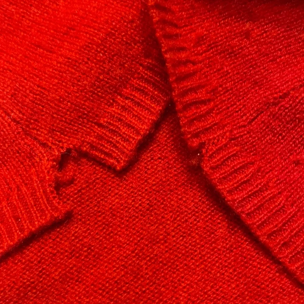 Cashmere Calypso Res V Neck Sweater - Picture 6 of 6